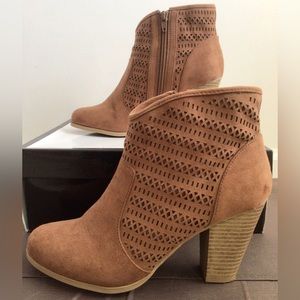 Nine West Zahina3y Boots